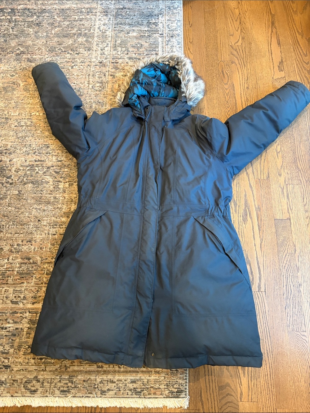 The North Face xxl Navy Winter Parka with Faux Fur Hood